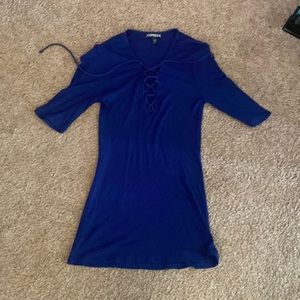 Express blue cross-cross tie neck fitted top with 3/4 sleeve. Size-XS